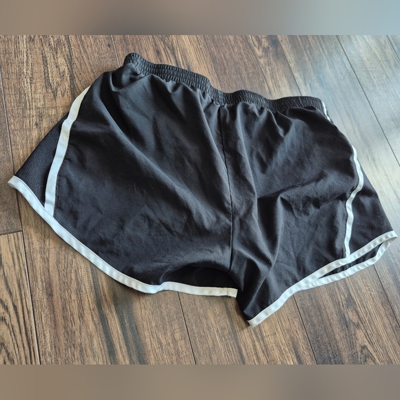 Black lacrosse shorts women's size large boardshort - Picture 2 of 3